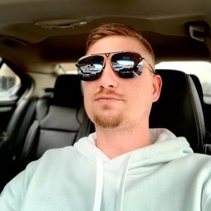 Meet your Posher, Jeffery